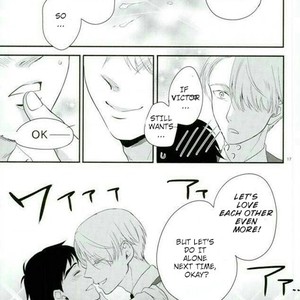 [clona/  jounetsu mango] ikanaide! sonomama de!! – Yuri on Ice dj [Eng] – Gay Comics image 011.jpg
